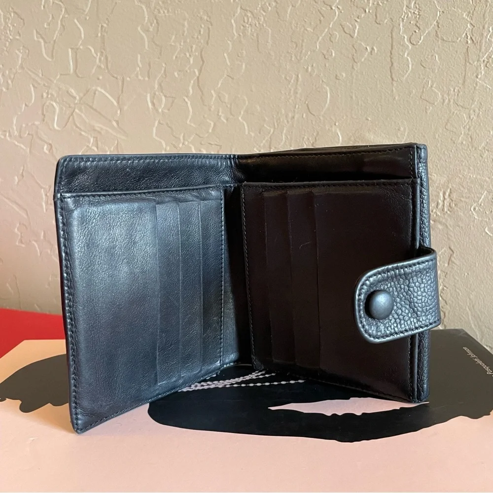 Chanel Authentic CC Logo Black Caviar‎ Leather Billfold Wallet